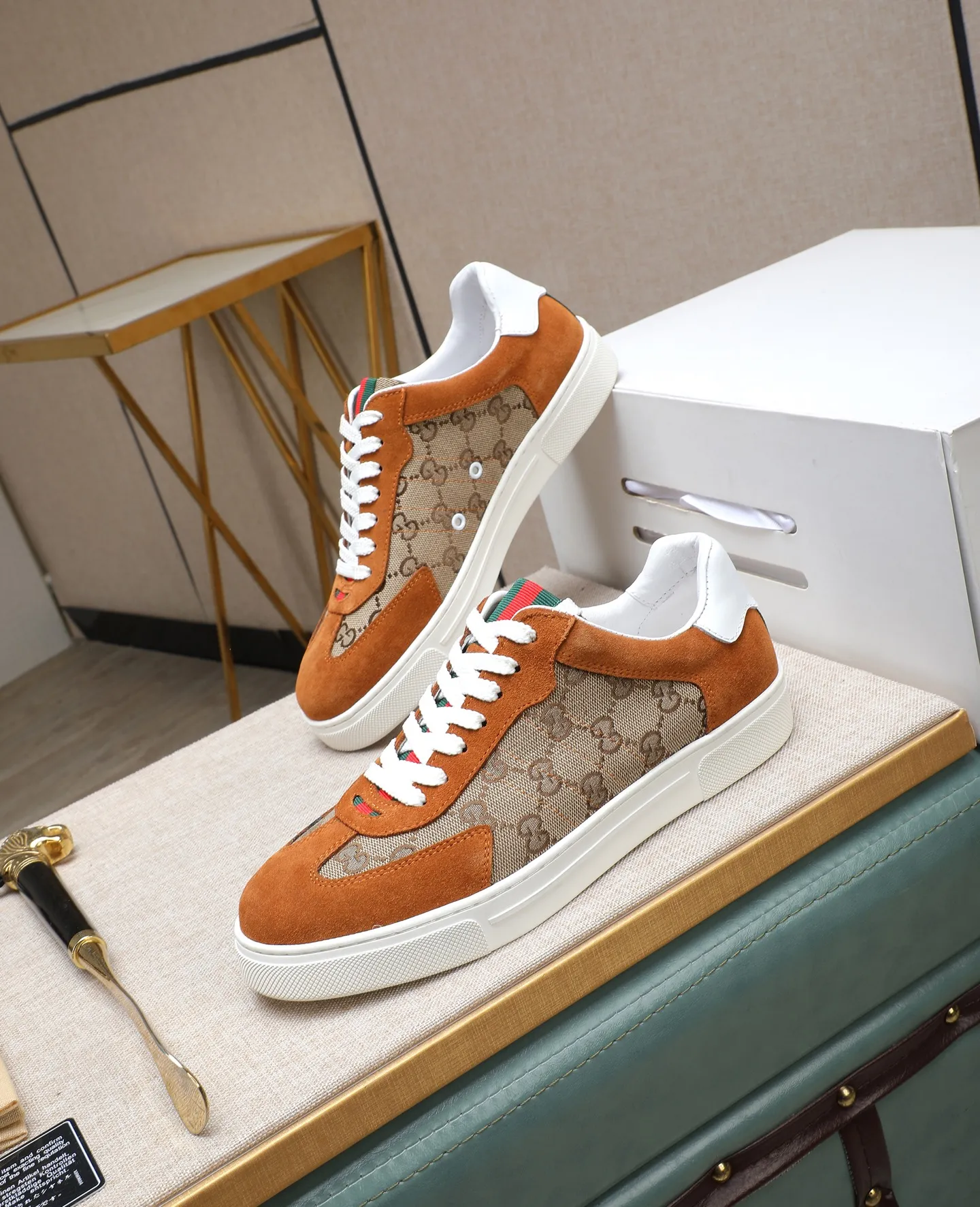 Men's shoes 💰400 GUCCI🔍🔍The latest models are on sale at the same time at the counter. Original calfskin imported from Italy, genuine leather lining, (high-end, extravagant, and classy) with exquisite workmanship. Soles: Original soles specially provided by the original factory. ⚠Exclusive double-layer movable molded soles are super comfortable⚠. Photos of the real thing🎬The real thing is better🔍🔍"High quality·Follow the order" Code number 38-44